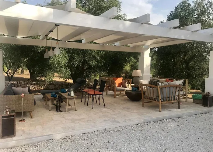 Trulli Pietraverde לינה וארוחת בוקר 4*