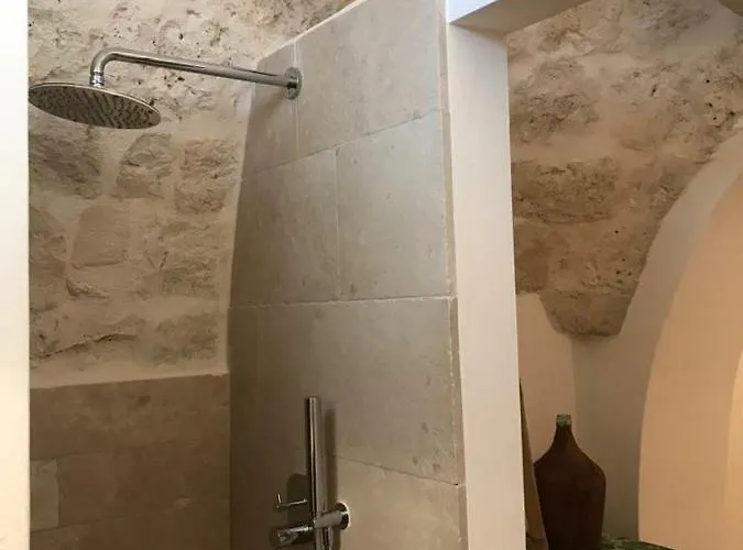 Trulli Pietraverde לינה וארוחת בוקר 4*